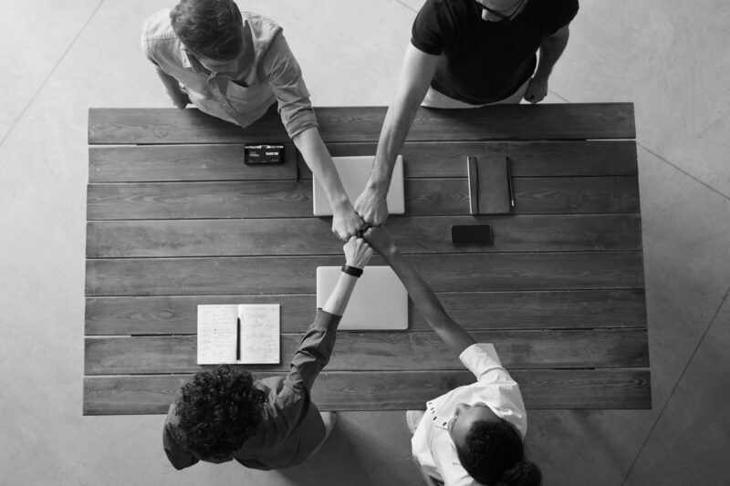 8 Strategies to Boost Cross-Team Alignment: Insights from Top Companies